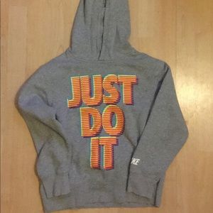 Boys’ Nike hoodie. Size M